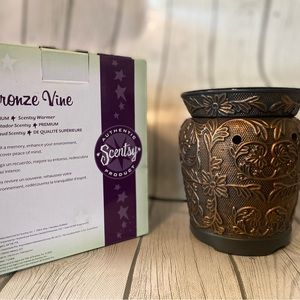 Scentsy Warmer; New in box